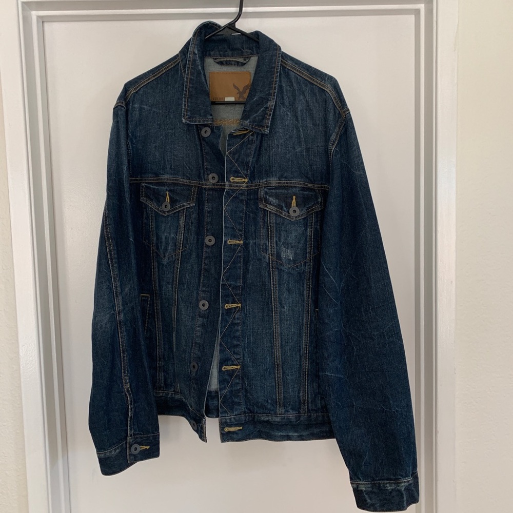Men’s dark denim jacket
